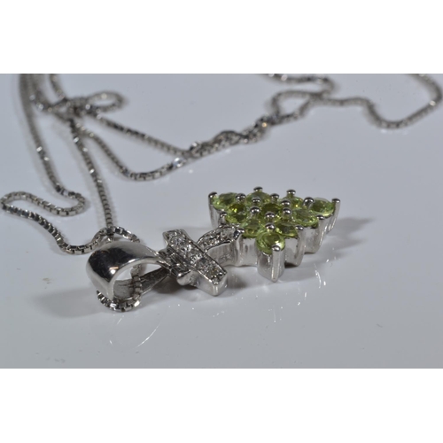 196 - 925 silver, diamond & green stone pendant & chain, pendant length including bale 25mm, chain... 