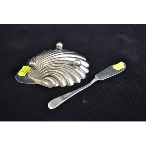 239 - Matched silver scallop-shaped butter dish & knife, Birmingham & Sheffield 1921 & 1919 re... 