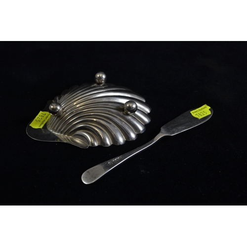 239 - Matched silver scallop-shaped butter dish & knife, Birmingham & Sheffield 1921 & 1919 re... 