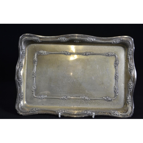 241 - Rectangular silver tray, maker IL, Birmingham 1908, 31x21.5cm, 332 grams