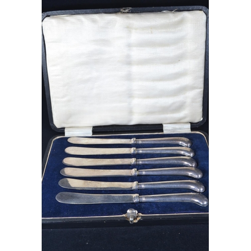 257 - Victorian cased set of silver handled shoe horn, boot hook & glove stretchers, Birmingham 1896, ... 