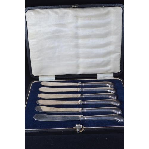 257 - Victorian cased set of silver handled shoe horn, boot hook & glove stretchers, Birmingham 1896, ... 