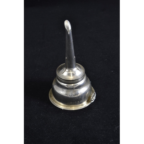 258 - George IV silver wine funnel, maker WF, London 1821, of two sections, overall length 13.5cm, 72... 