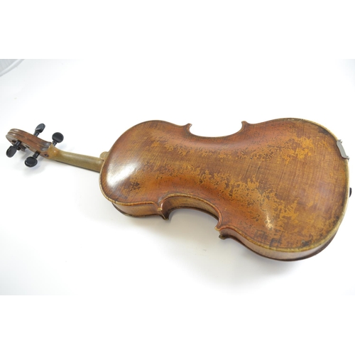 329 - Violin with label to inside Giuseppe Carlo Fratelli fiscor fabbircalori de'Intrumenti in Milanovicin... 