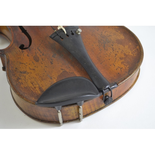 329 - Violin with label to inside Giuseppe Carlo Fratelli fiscor fabbircalori de'Intrumenti in Milanovicin... 