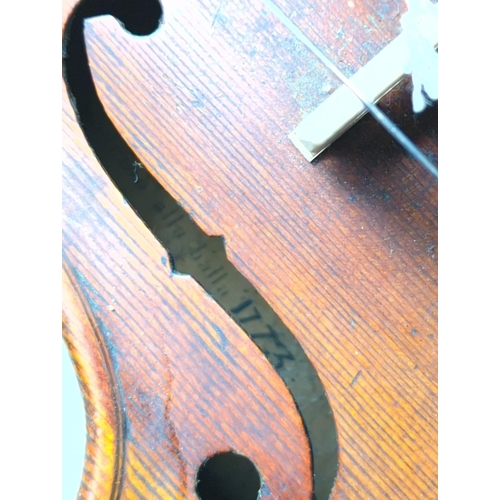 329 - Violin with label to inside Giuseppe Carlo Fratelli fiscor fabbircalori de'Intrumenti in Milanovicin... 