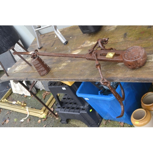 211 - Large vintage butchers/abattoir balance scales, by Avery