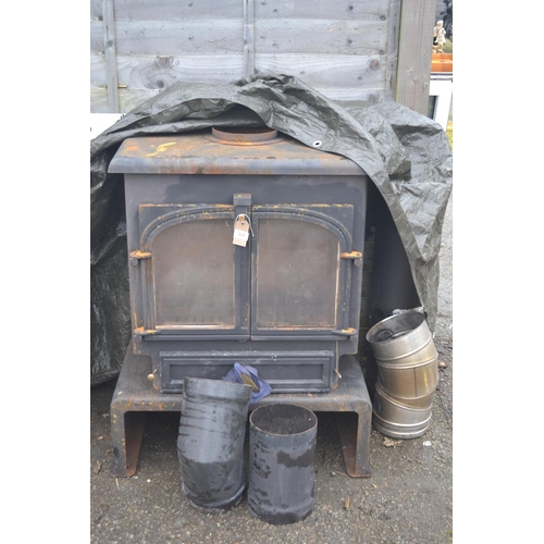 231 - Cast log burner. Full service required before domestic use. Flue supplied for pattern only. Comes wi... 