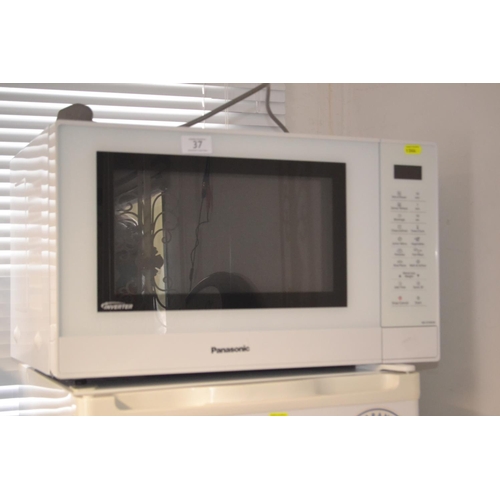 37 - Panasonic inverter microwave oven NN-ST45KW
