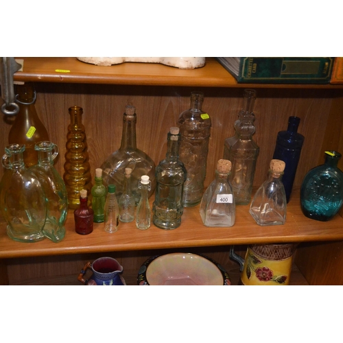 400 - Collection of glass bottles.