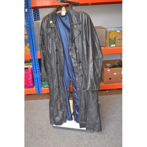 52 - Leather overcoat. S/M size.