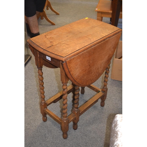 619 - Victorian Oak barley twist gate leg table;Un-extended 61x33.5cm H 74cm