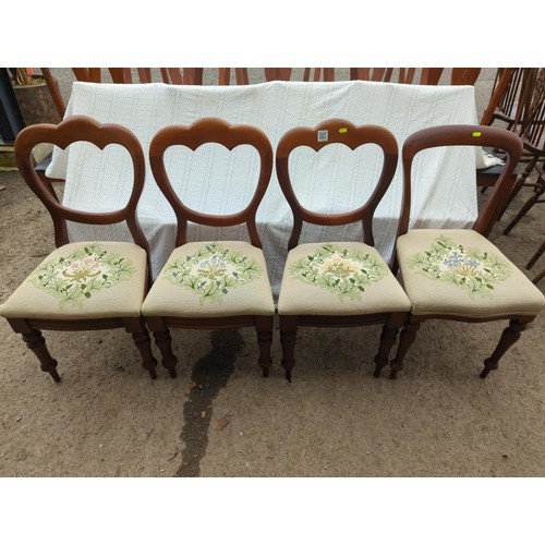 625 - 3+1 mahogany framed chairs, with tapestry style upholstered seats, Online Viewing only... 