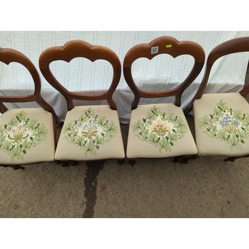 625 - 3+1 mahogany framed chairs, with tapestry style upholstered seats, Online Viewing only... 