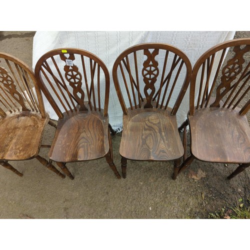 627 - Set of 4 Elm seated wheel back kitchen chairsOnline Viewing only