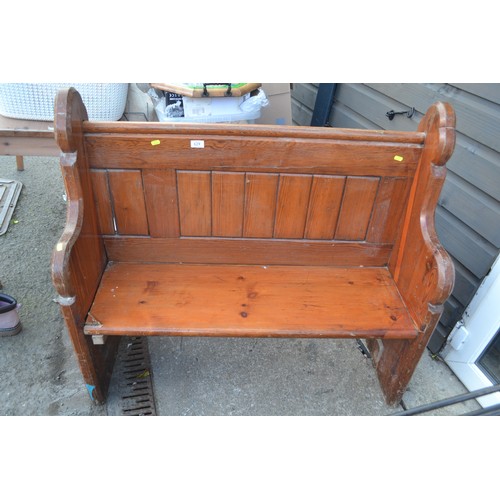 629 - Pitch pine pew W110cm D45cm H99cm.&nbsp;