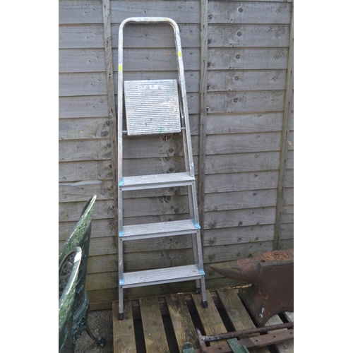 65 - 3 step aluminium step ladder