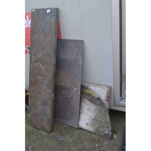 71 - 2 cut pieces of slate (32cm x 125.5cm & 92 x 51cm) 2 pieces of marble (1 w95cm)