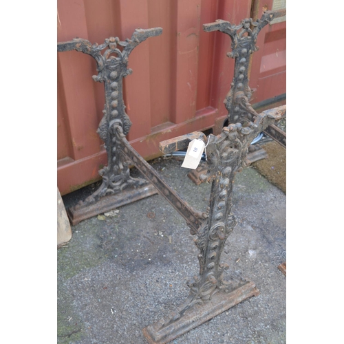 81 - Cast iron table base. W72cm d41cm 