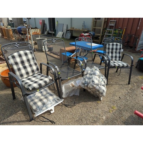 86g - 4 metal, mesh garden chairs, with seat cushions