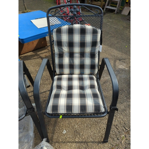 86g - 4 metal, mesh garden chairs, with seat cushions