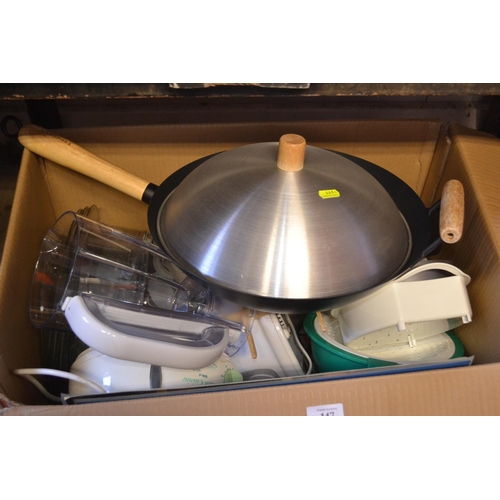 147 - Box of kitchen items inc. blender & Wok