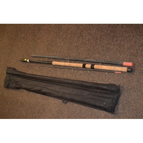 393 - Fishing rod 'King's Fishing Tackle' with bag