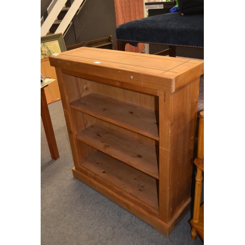 761 - Three shelf pine bookcase, W95.5 x D31 x H103.5cm