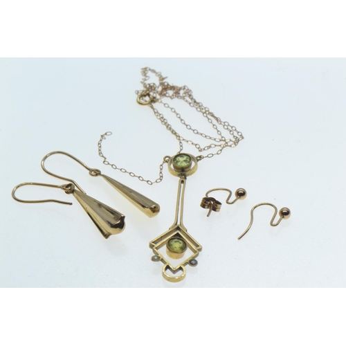 39 - 9ct gold, peridot & seed pearl pendant necklace, chain broken, together with two pairs of yellow... 