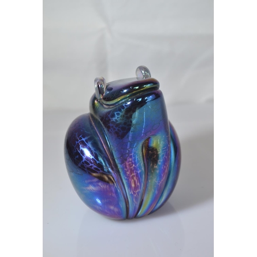 633 - John Ditchfield Glasform iridescent glass frog paperweight, etch mark & paper label to base, hei... 