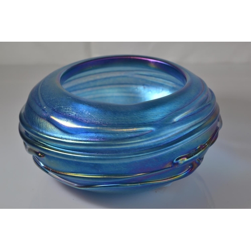 635 - John Ditchfield Glasform iridescent blue glass bowl, etch mark & paper label to base, diame... 