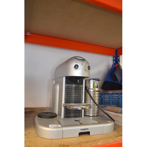 71 - Nespresso Magimix Pod coffee machine. Full working order.