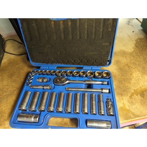 68 - Laser 3/8 socket set, complete