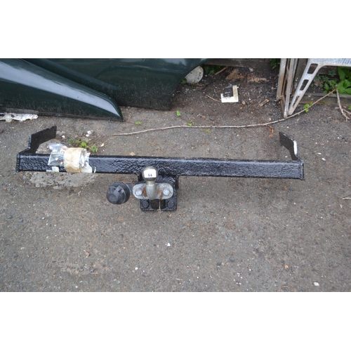 84 - Small mount & tow bar for Peugeot 206 comes with brand new fixings.