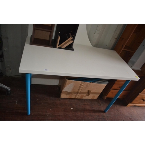 108 - Contemporary IKEA Linnmon table and matching corner desk. Table: L120cm D60cm H74cm. Corner desk: co... 