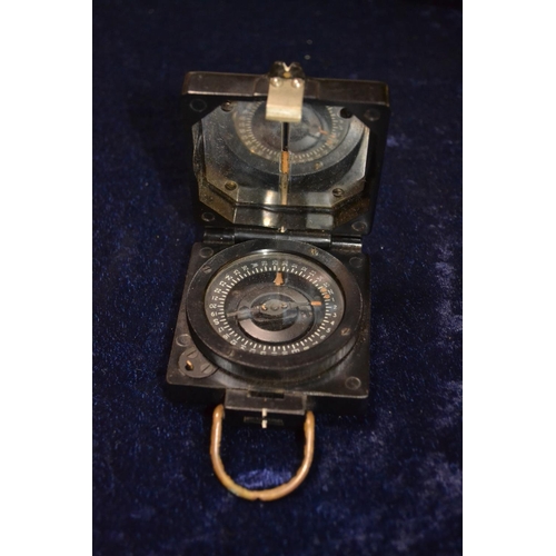 411 - Military T.G. Co. Ltd magnetic marching mark 1 compass, no. B282136