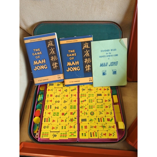 709 - Mah jong set