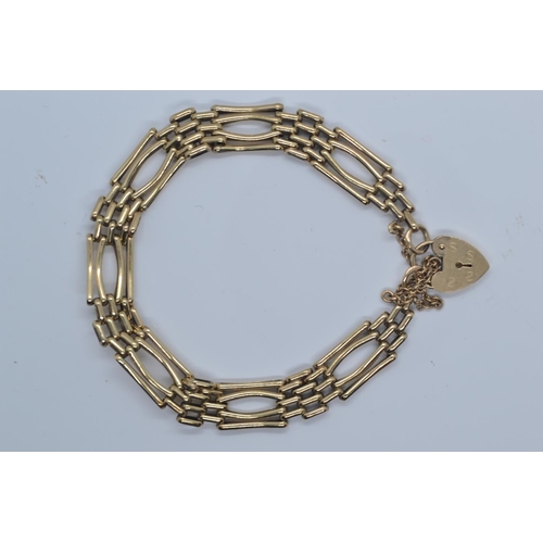 4 - 9ct gold gate link bracelet with heart-shaped padlock clasp, 12.2 grams