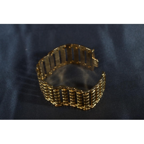 5 - 18ct gold gate link bracelet, circumference 190mm, 39 grams