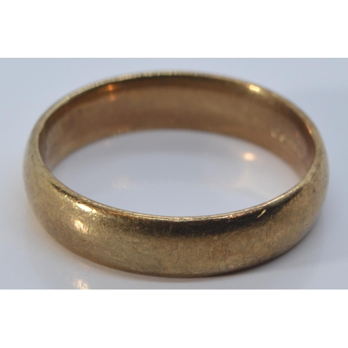 20 - 9ct gold band ring, size X, & a 9ct gold bracelet, circumference 175mm, gross weight 6.56 grams