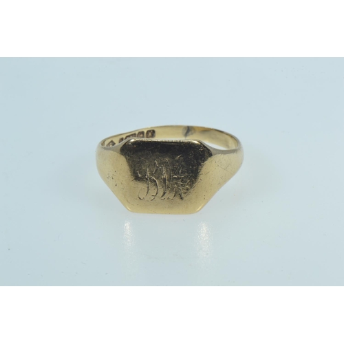 28 - 9ct gold signet ring, initialled, size approx. size S, 3.73 grams