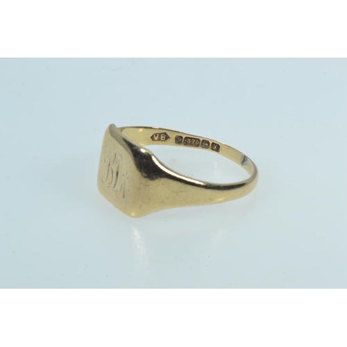 28 - 9ct gold signet ring, initialled, size approx. size S, 3.73 grams