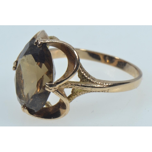 32 - 9ct gold & smoky quartz ring, size O, 3.88 grams