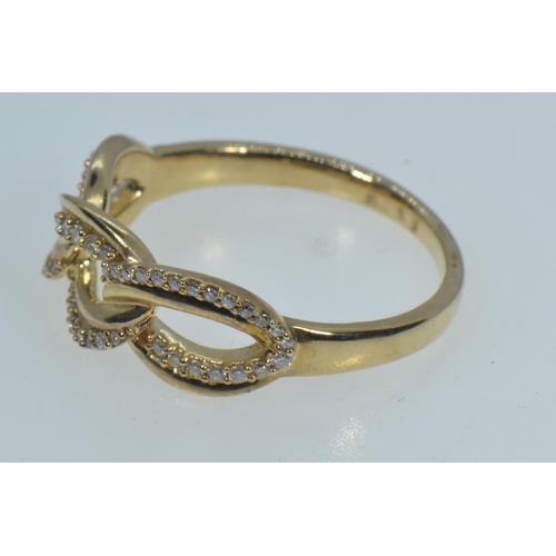 66 - 9ct gold & diamond chain link design ring, size P, 3.2 grams