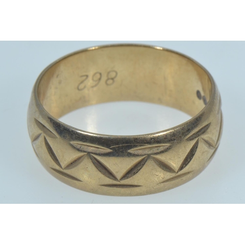 76 - 9ct gold band ring, size Q, 5.27 grams