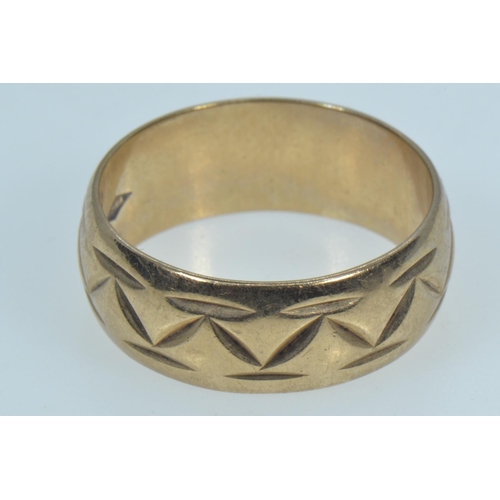 76 - 9ct gold band ring, size Q, 5.27 grams