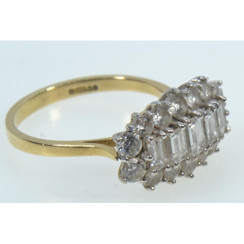 80 - 18ct hallmarked gold ring with impressive diamond cluster, size R 1/2, 5.6 grams