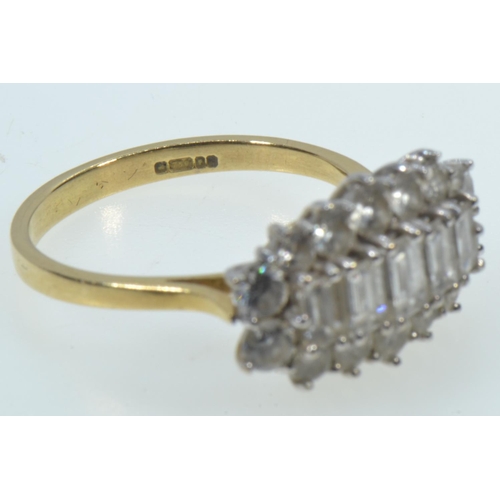 80 - 18ct hallmarked gold ring with impressive diamond cluster, size R 1/2, 5.6 grams