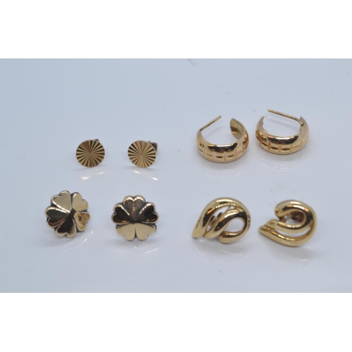 114 - Pair of 9ct gold cufflinks, engraved with foliate scrolls, gross weight 2.73 grams