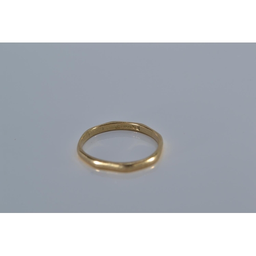 117 - 9ct gold band ring, size M, together with a 9ct gold chain with stone pendant, circumference 475mm, ... 